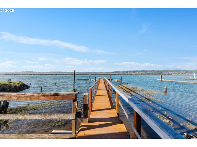 57586 PARKERSBURG Rd, Bandon, OR 97411