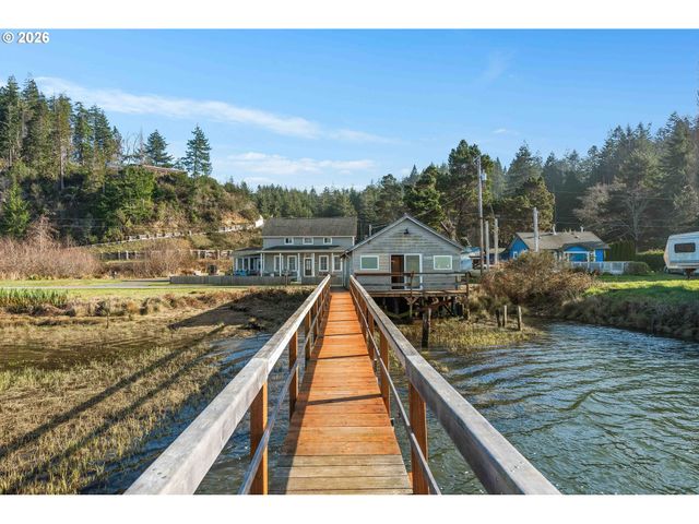 57586 PARKERSBURG Rd, Bandon, OR 97411