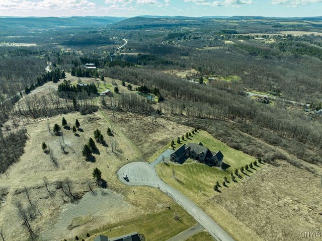 7130 Kittiwake Run Road, Pompey, NY 13104