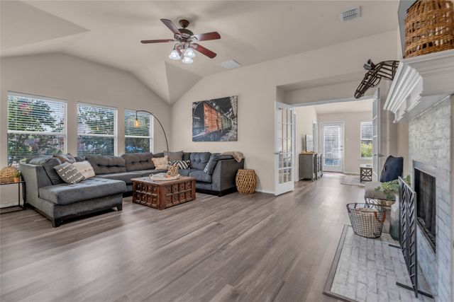 308 Cadbury Drive, Euless, TX 76040