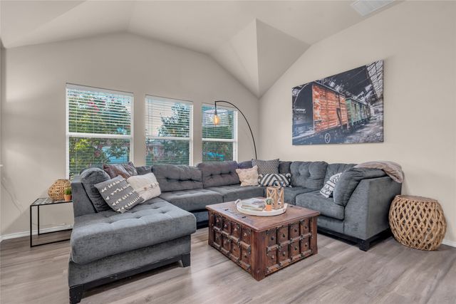 308 Cadbury Drive, Euless, TX 76040