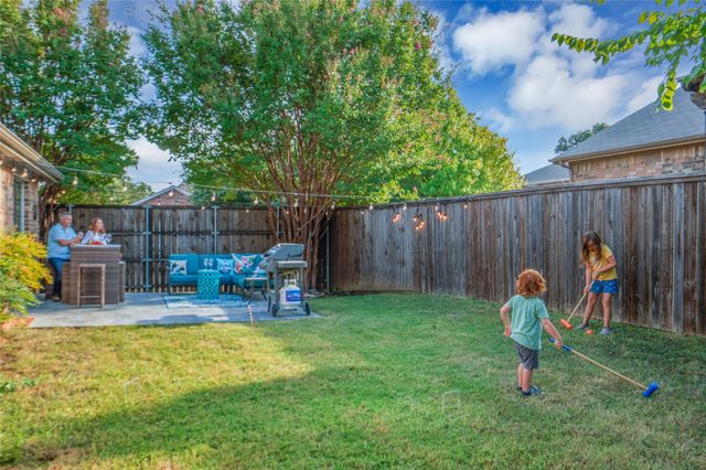 308 Cadbury Drive, Euless, TX 76040