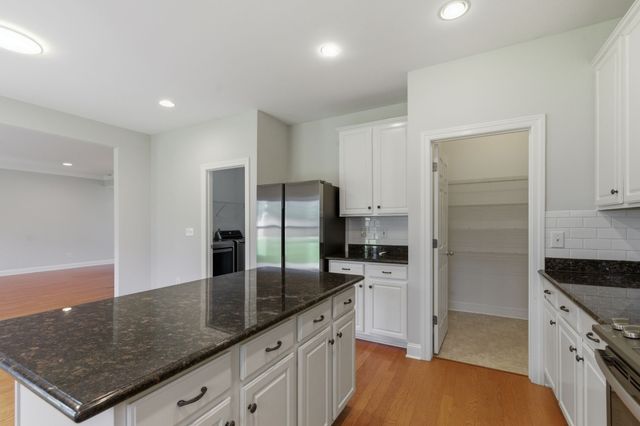 9706 Valley Springs Dr, Brentwood, TN 37027