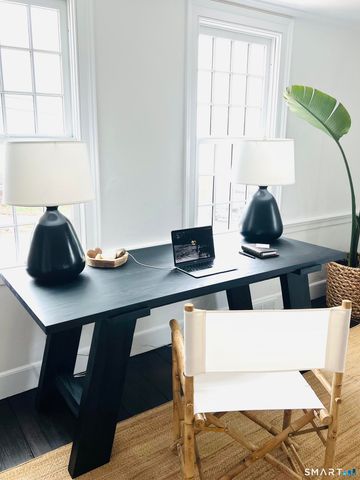 450 Harbor Road, Fairfield, CT 06890