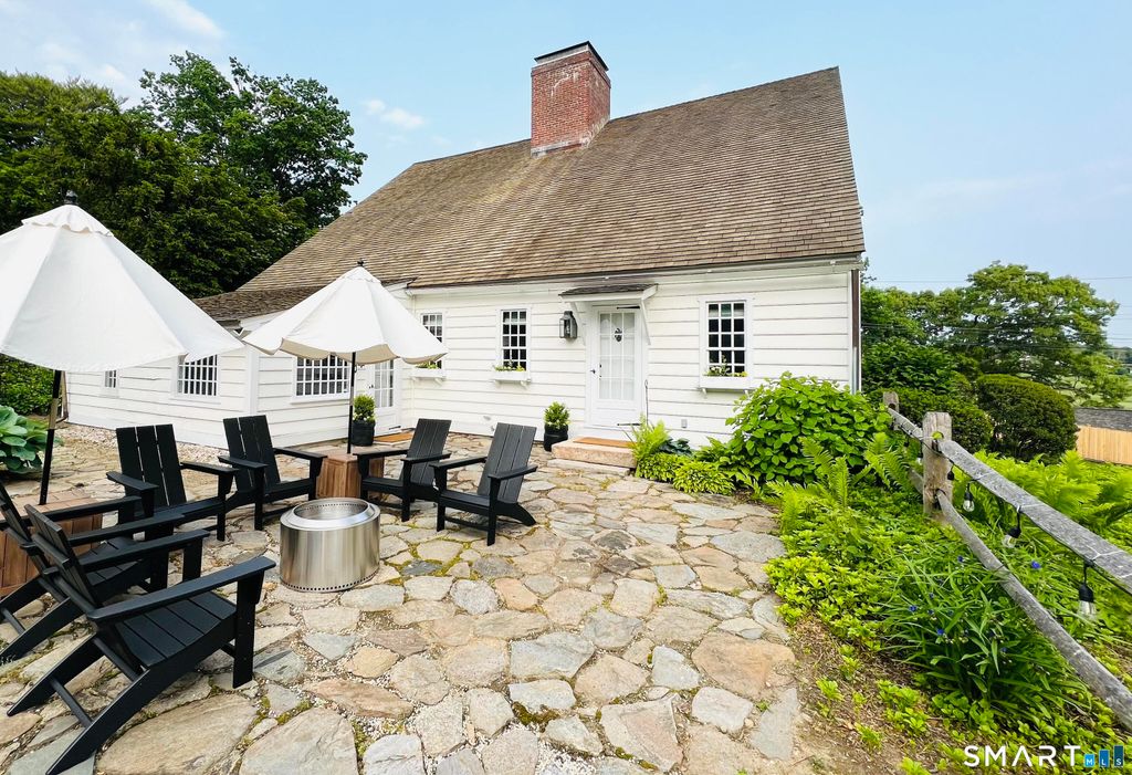 450 Harbor Road, Fairfield, CT 06890