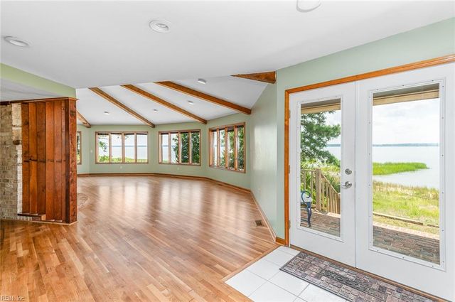 5414 York Haven LN, Gloucester, VA 23061