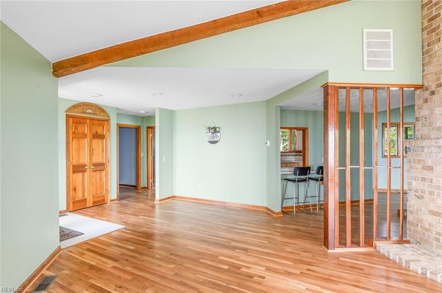 5414 York Haven LN, Gloucester, VA 23061