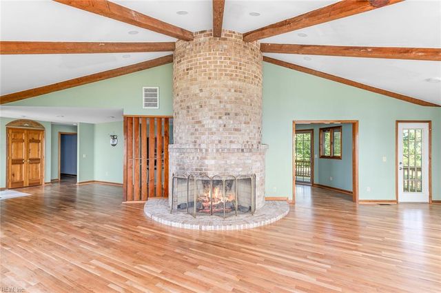 5414 York Haven LN, Gloucester, VA 23061