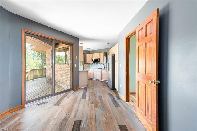 5414 York Haven LN, Gloucester, VA 23061