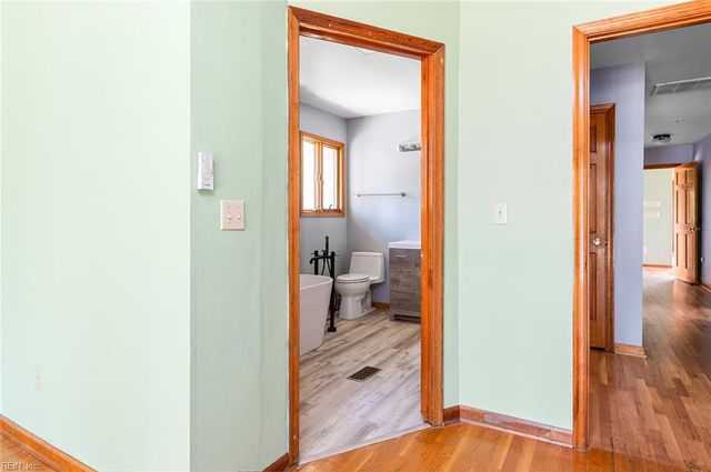 5414 York Haven LN, Gloucester, VA 23061