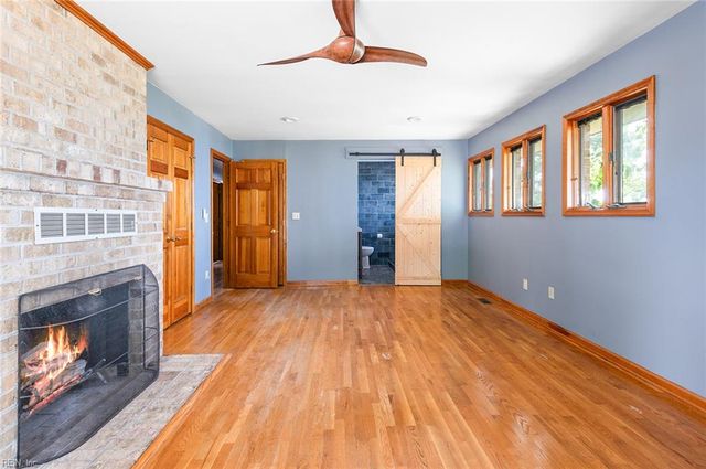 5414 York Haven LN, Gloucester, VA 23061