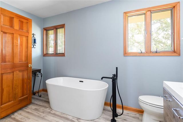 5414 York Haven LN, Gloucester, VA 23061