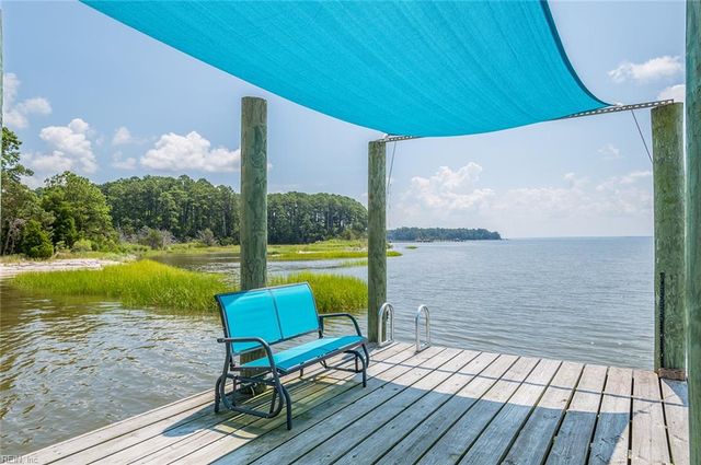 5414 York Haven LN, Gloucester, VA 23061