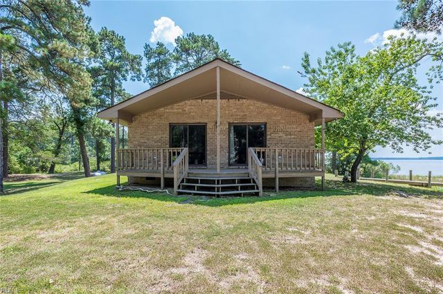 5414 York Haven LN, Gloucester, VA 23061