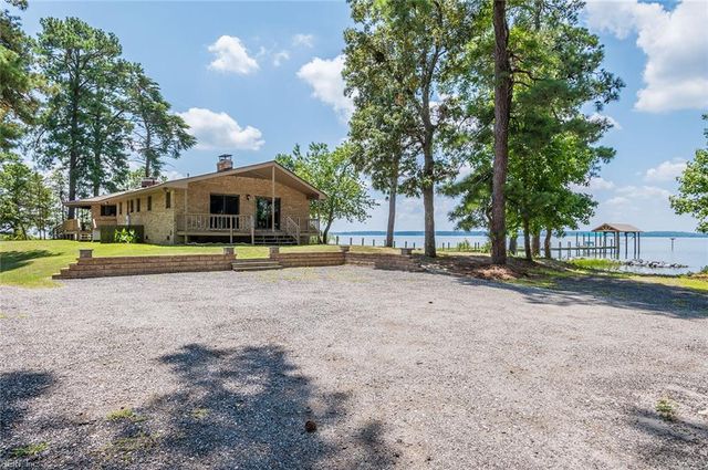 5414 York Haven LN, Gloucester, VA 23061