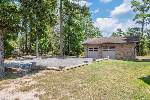 5414 York Haven LN, Gloucester, VA 23061
