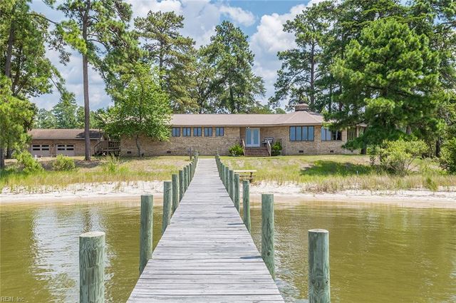 5414 York Haven LN, Gloucester, VA 23061