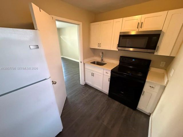 2140 NW 24th Street 2, Miami, FL 33142