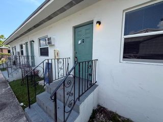 2140 NW 24th Street 2, Miami, FL 33142
