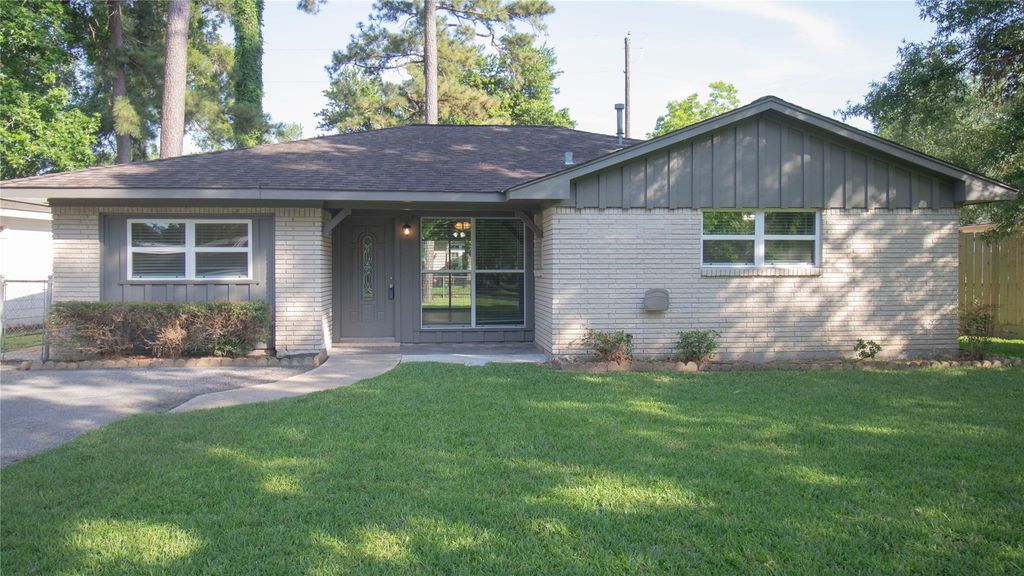 322 Broad Ripple Drive, Houston, TX 77336