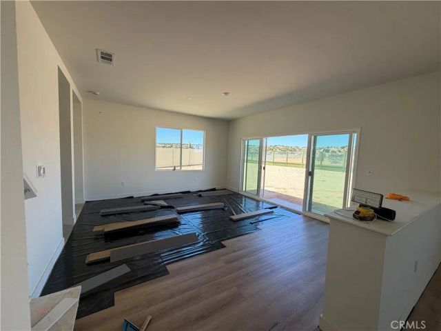 17124 Kent Street, Hesperia, CA 92345