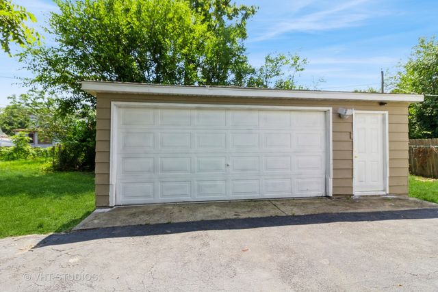 92 W 37th Street, Steger, IL 60475