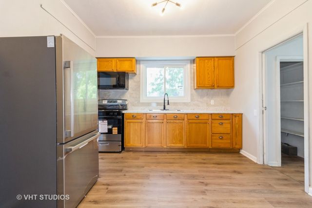 92 W 37th Street, Steger, IL 60475