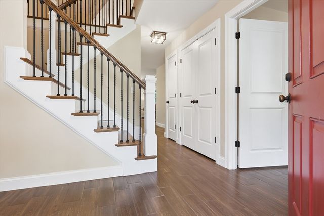 8 Cheevers Path 8, Bedford, MA 01730