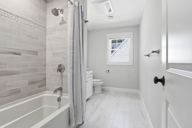 8 Cheevers Path 8, Bedford, MA 01730
