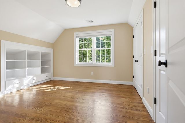 8 Cheevers Path 8, Bedford, MA 01730