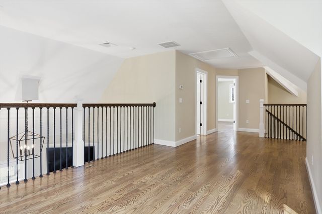 8 Cheevers Path 8, Bedford, MA 01730
