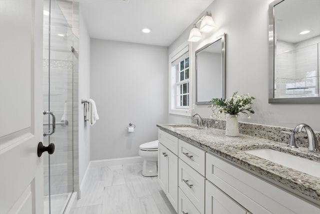 8 Cheevers Path 8, Bedford, MA 01730
