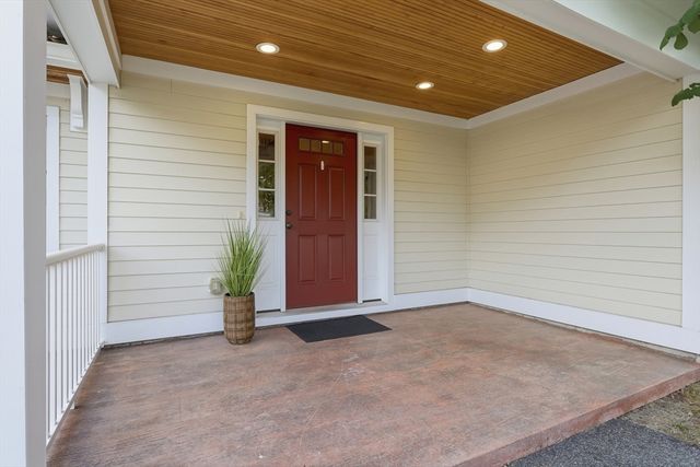 8 Cheevers Path 8, Bedford, MA 01730