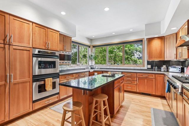 3324 Glacier Ridge Road, Middleton, WI 53562
