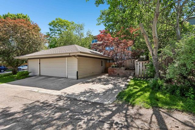 3324 Glacier Ridge Road, Middleton, WI 53562