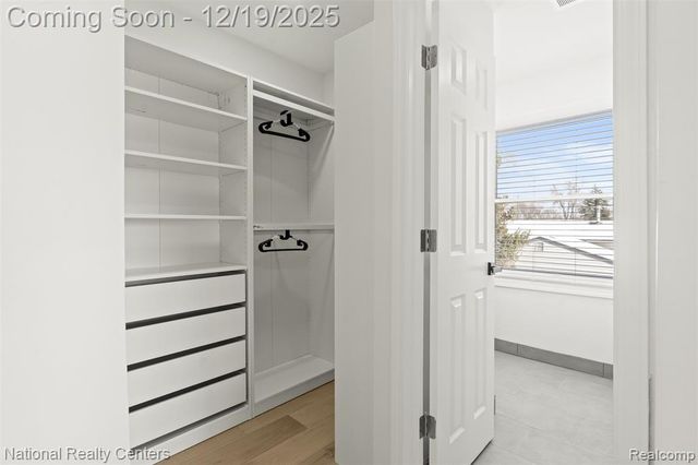 341 Tecumseh Street, Clawson, MI 48017