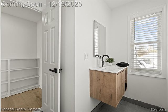 341 Tecumseh Street, Clawson, MI 48017