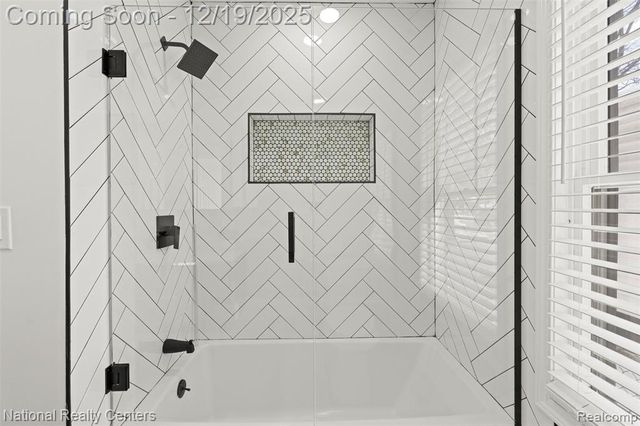 341 Tecumseh Street, Clawson, MI 48017