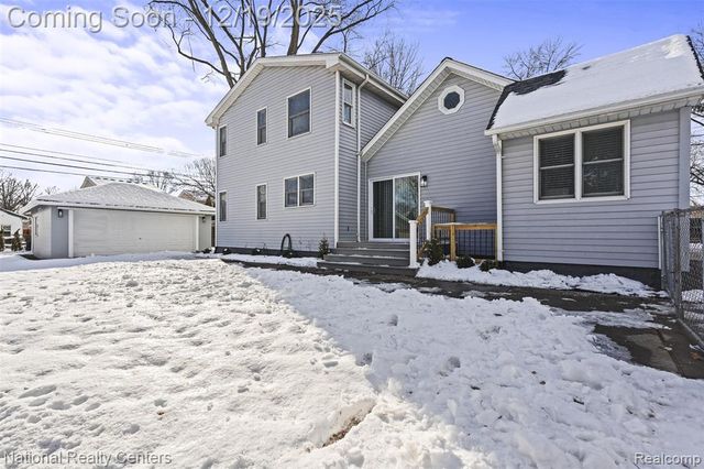 341 Tecumseh Street, Clawson, MI 48017