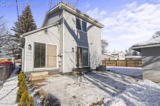 341 Tecumseh Street, Clawson, MI 48017