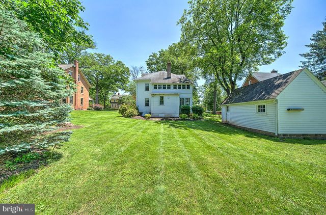 33 SIXTH AVE, Collegeville, PA 19426