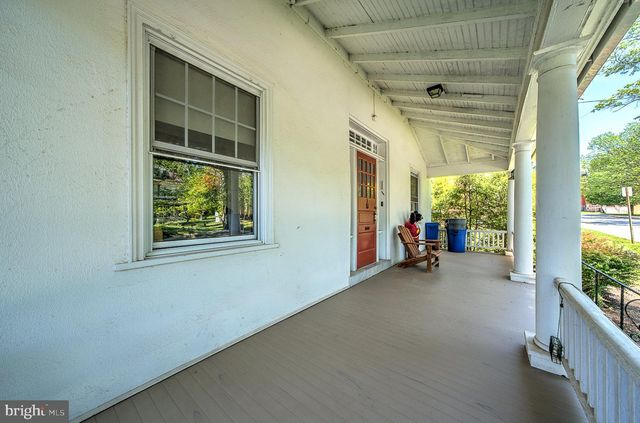 33 SIXTH AVE, Collegeville, PA 19426