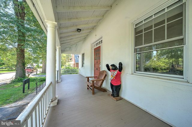 33 SIXTH AVE, Collegeville, PA 19426