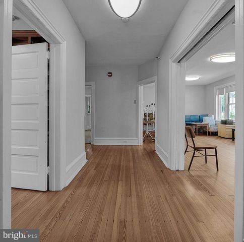 33 SIXTH AVE, Collegeville, PA 19426