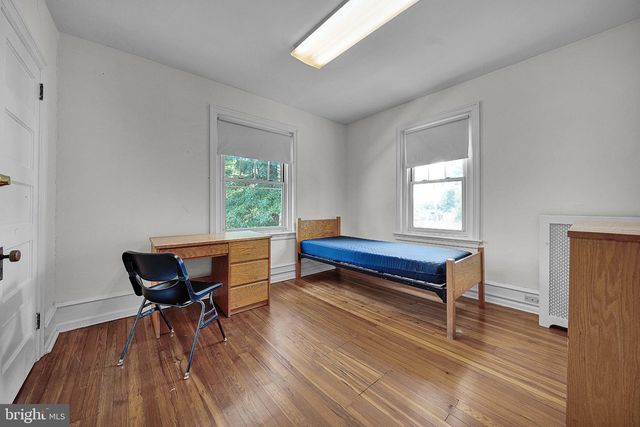 33 SIXTH AVE, Collegeville, PA 19426