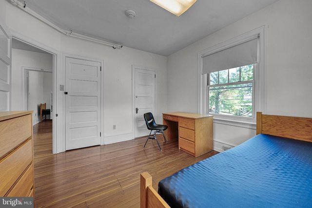 33 SIXTH AVE, Collegeville, PA 19426