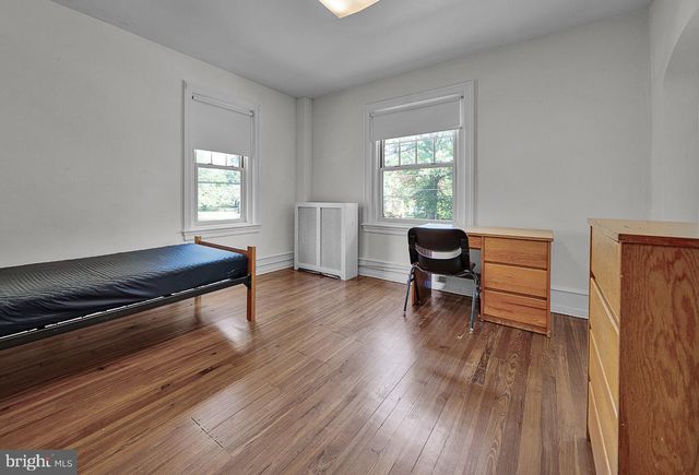 33 SIXTH AVE, Collegeville, PA 19426
