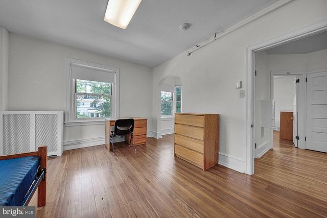33 SIXTH AVE, Collegeville, PA 19426