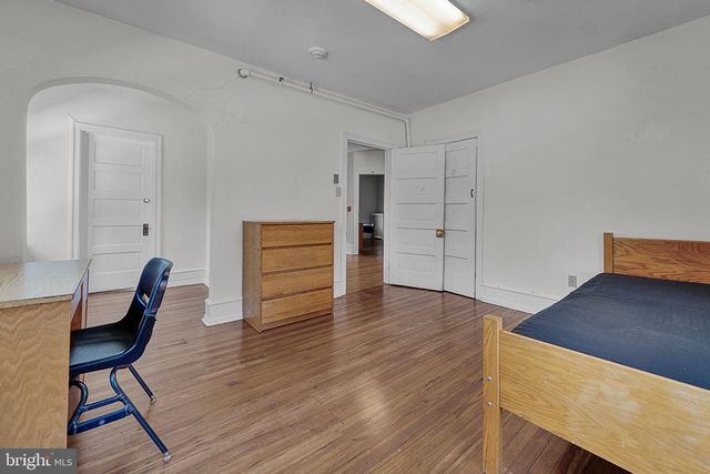 33 SIXTH AVE, Collegeville, PA 19426