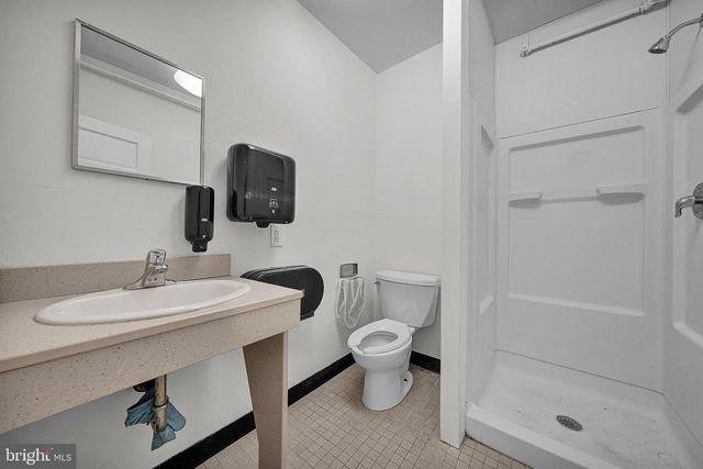 33 SIXTH AVE, Collegeville, PA 19426